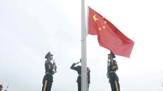 南宁铁路公安处“特警+乘警”守护春运列车平安